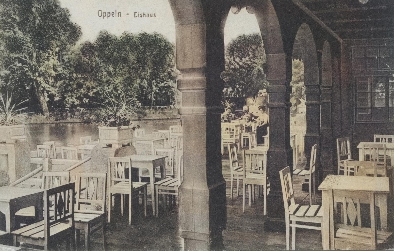 Domek Lodowy przy Stawku Zamkowym, ul. Barlickiego.